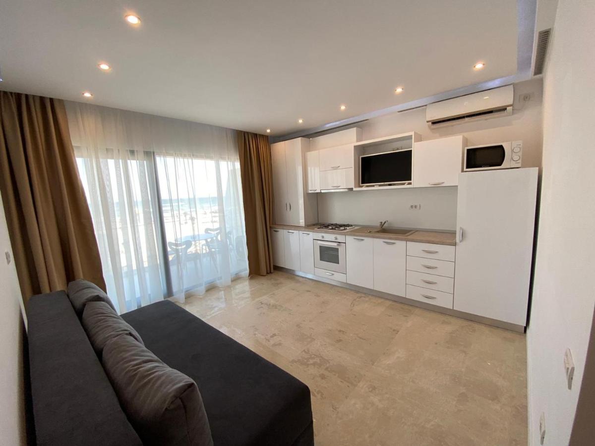 Năvodari Apartament Ella Front View מראה חיצוני תמונה