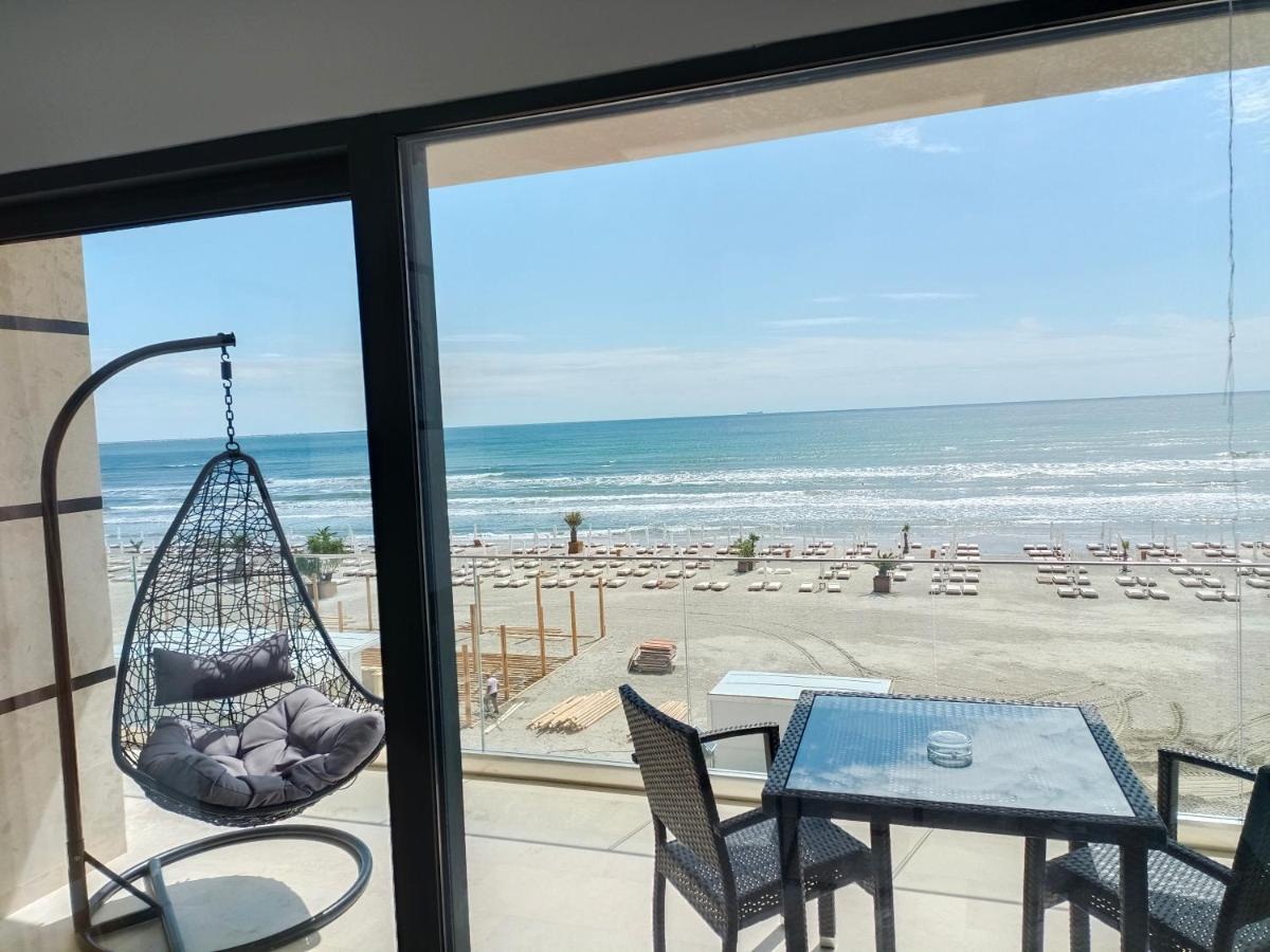 Năvodari Apartament Ella Front View מראה חיצוני תמונה